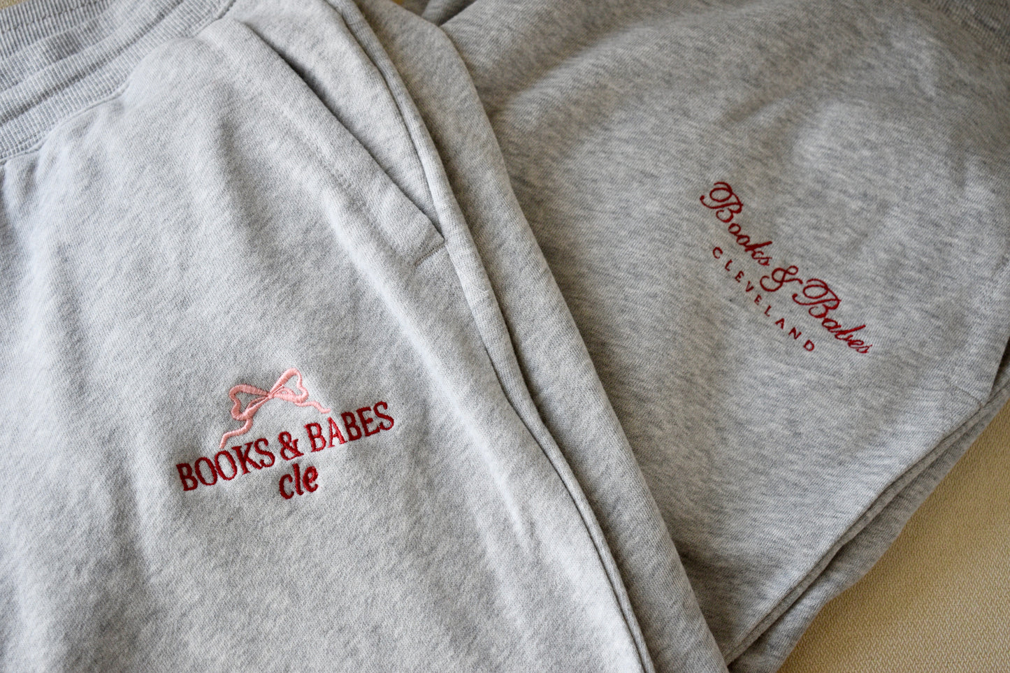 Books&Babes BOW- EMB SWEATPANTS