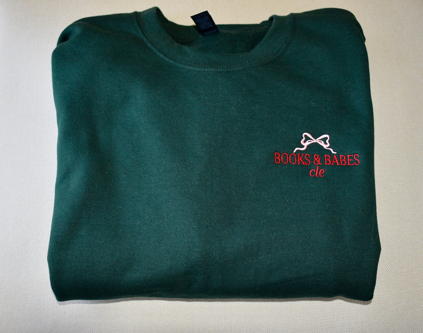 Books&Babes BOW- EMB CREW